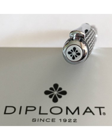 Stylo-plume Diplomat Excellence A+ Wave, bec (plume) acier B, M, ou F, fabriqué en Allemagne.