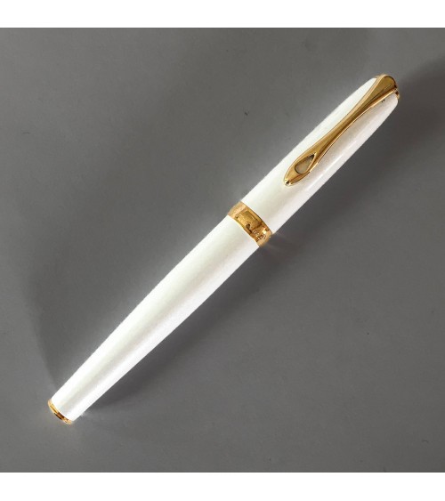 Stylo-plume Diplomat Excellence A2 Blanc perle, attributs dorés, fabriqué en Allemagne