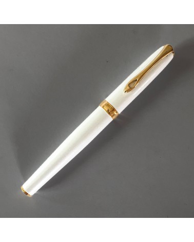 Stylo-plume Diplomat Excellence A2 Blanc perle, attributs dorés, fabriqué en Allemagne