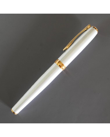 Stylo-plume Diplomat Excellence A2 Blanc perle, attributs dorés, fabriqué en Allemagne