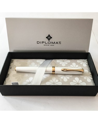 Stylo-plume Diplomat Excellence A2 Blanc perle, attributs dorés, fabriqué en Allemagne