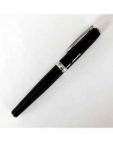 Stylo-plume Diplomat Excellence A2 laqué noir, attributs chrome, fabriqué en Allemagne