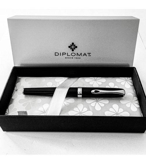 Stylo-plume Diplomat Excellence A2 laqué noir, attributs chrome, fabriqué en Allemagne