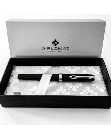 Stylo-plume Diplomat Excellence A2 laqué noir, attributs chrome, fabriqué en Allemagne