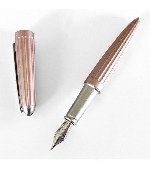 Stylo-plume Diplomat Aero Antique Rose, bec (plume) acier inoxydable, fabriqué en Allemagne