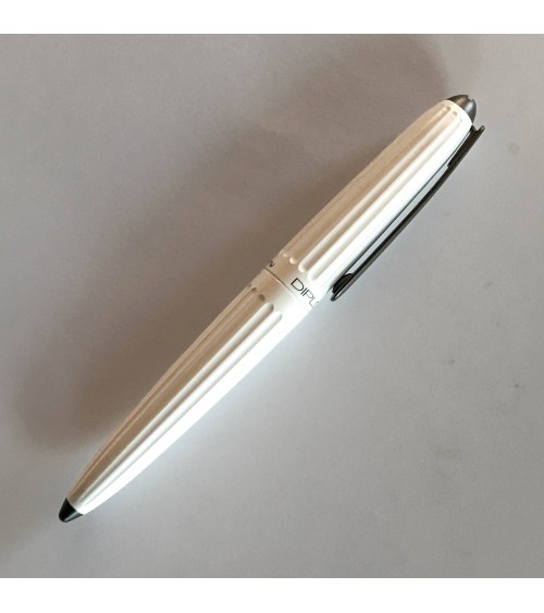 Stylo-plume Diplomat Aero Blanc Perle, bec (plume) acier inoxydable, fabriqué en Allemagne