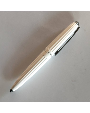 Stylo-plume Diplomat Aero Blanc Perle, bec (plume) acier inoxydable, fabriqué en Allemagne