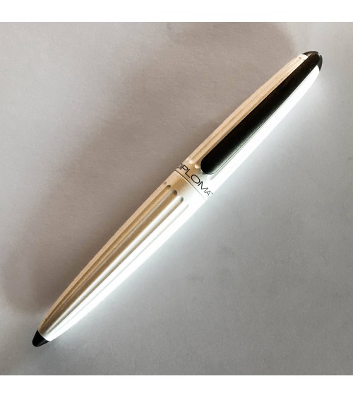 Stylo-plume Diplomat Aero Blanc Perle, bec (plume) acier inoxydable, fabriqué en Allemagne