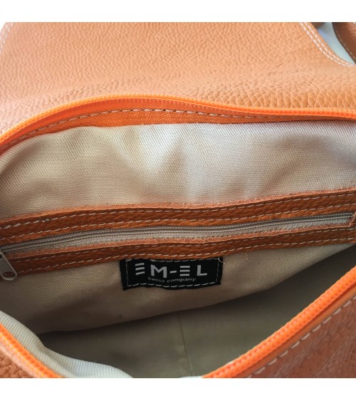 Sac à main EM-EL, modèle Laura petit, en cuir de vachette premier choix couleur mandarine. Fabriqué en Europe.