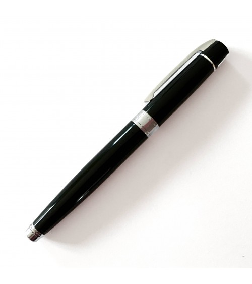 Roller Sheaffer 300 Glossy Black, attributs chromés, avec le point blanc caractéristique de la marque