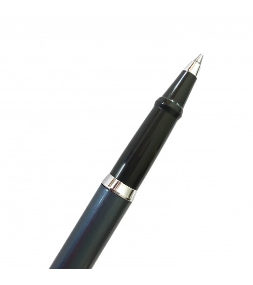 Roller Sheaffer Sagaris Metallic Blue, attributs chromés, avec le point blanc caractéristique de la marque