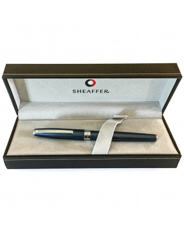 Roller Sheaffer Sagaris Metallic Blue, attributs chromés, avec le point blanc caractéristique de la marque