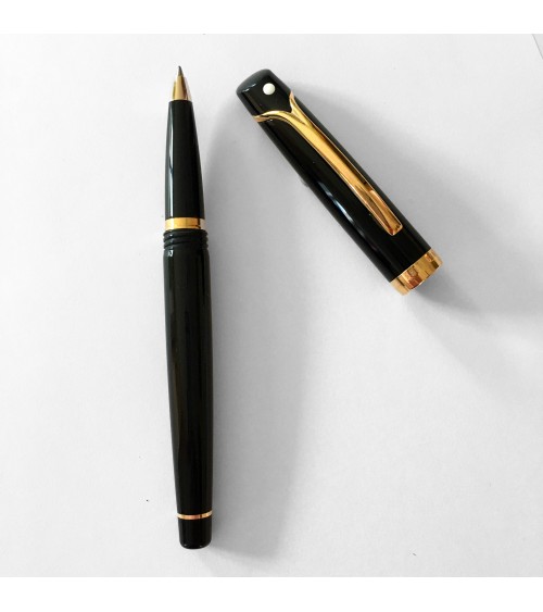 Roller Sheaffer Valor noir brillant, attributs plaqués or 22 carats, fabriqué en Italie