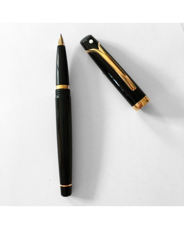 Roller Sheaffer Valor noir brillant, attributs plaqués or 22 carats, fabriqué en Italie