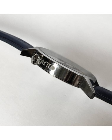 Montre AKTEO Peinture 38 Blanc, bracelet cuir bleu