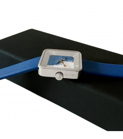 Montre AKTEO Peinture sQuare 29 Bleu, bracelet cuir bleu.