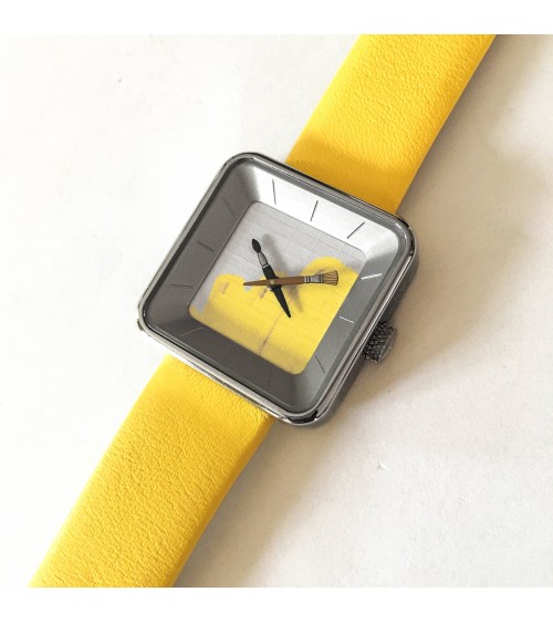 Montre AKTEO Peinture sQuare 29 Jaune, bracelet cuir jaune.