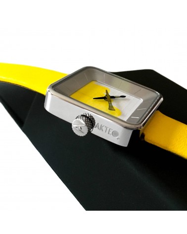 Montre AKTEO Peinture sQuare 29 Jaune, bracelet cuir jaune.