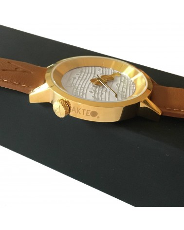 Montre AKTEO Musique Violon 38 Blanc-Or, bracelet cuir cognac