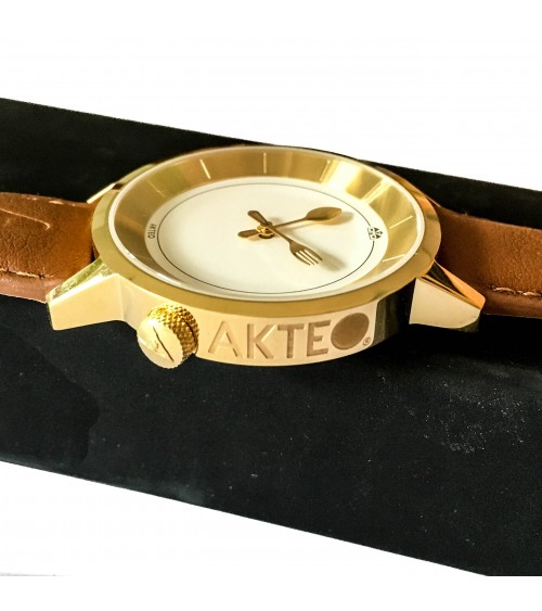 Montre AKTEO Chef 38 Blanc-doré, bracelet cuir cognac