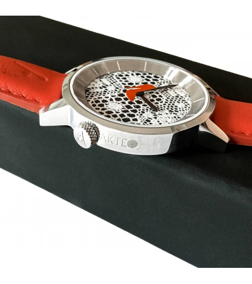 Montre AKTEO Talon aiguille 38 Noir dentelle-Acier inox, bracelet cuir rouge