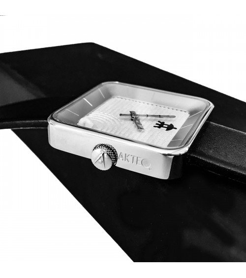 Montre AKTEO Jardin zen sQuare 35, bracelet cuir noir.