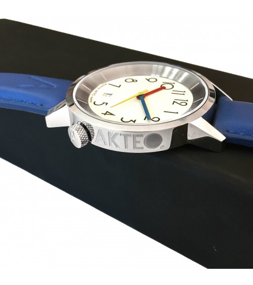 Montre AKTEO Persepolis Dato 38 Blanc-Acier inox, bracelet cuir bleu