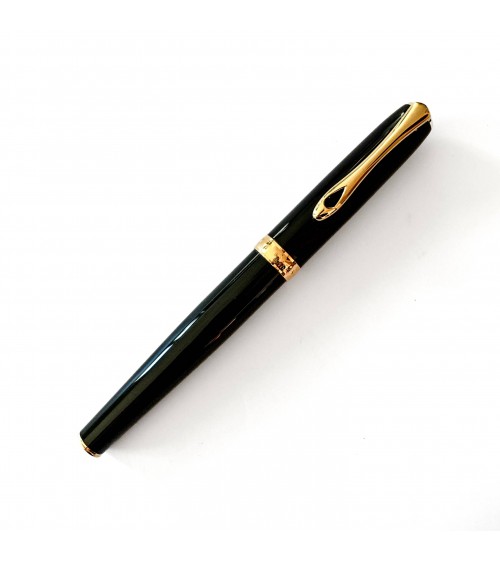 Stylo-plume Diplomat Excellence A2 laqué noir, attributs dorés, fabriqué en Allemagne