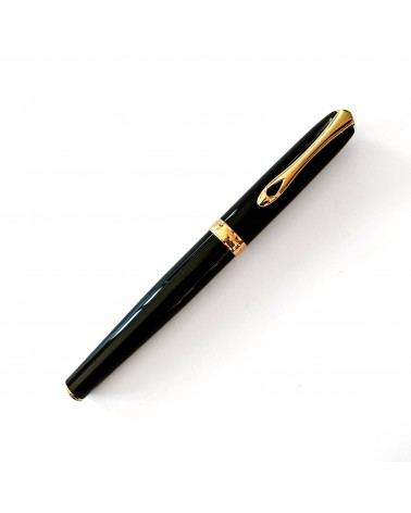 Stylo-plume Diplomat Excellence A2 laqué noir, attributs dorés, fabriqué en Allemagne