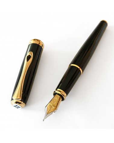 Stylo-plume Diplomat Excellence A2 laqué noir, attributs dorés, fabriqué en Allemagne