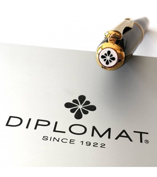Stylo-plume Diplomat Excellence A2 laqué noir, attributs dorés, fabriqué en Allemagne