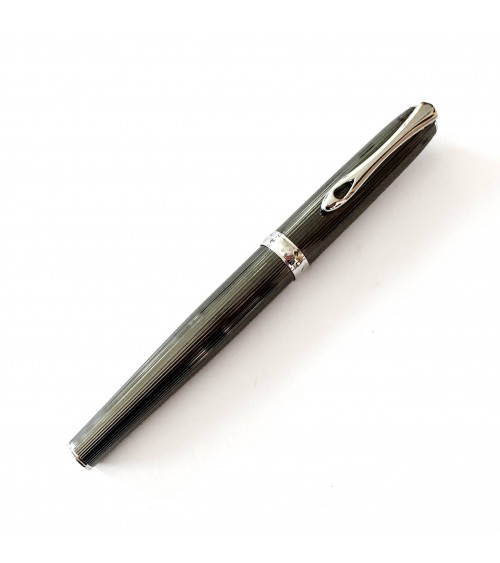 Stylo-plume Diplomat Excellence A2 Guilloché Noir-Chrome, fabriqué en Allemagne