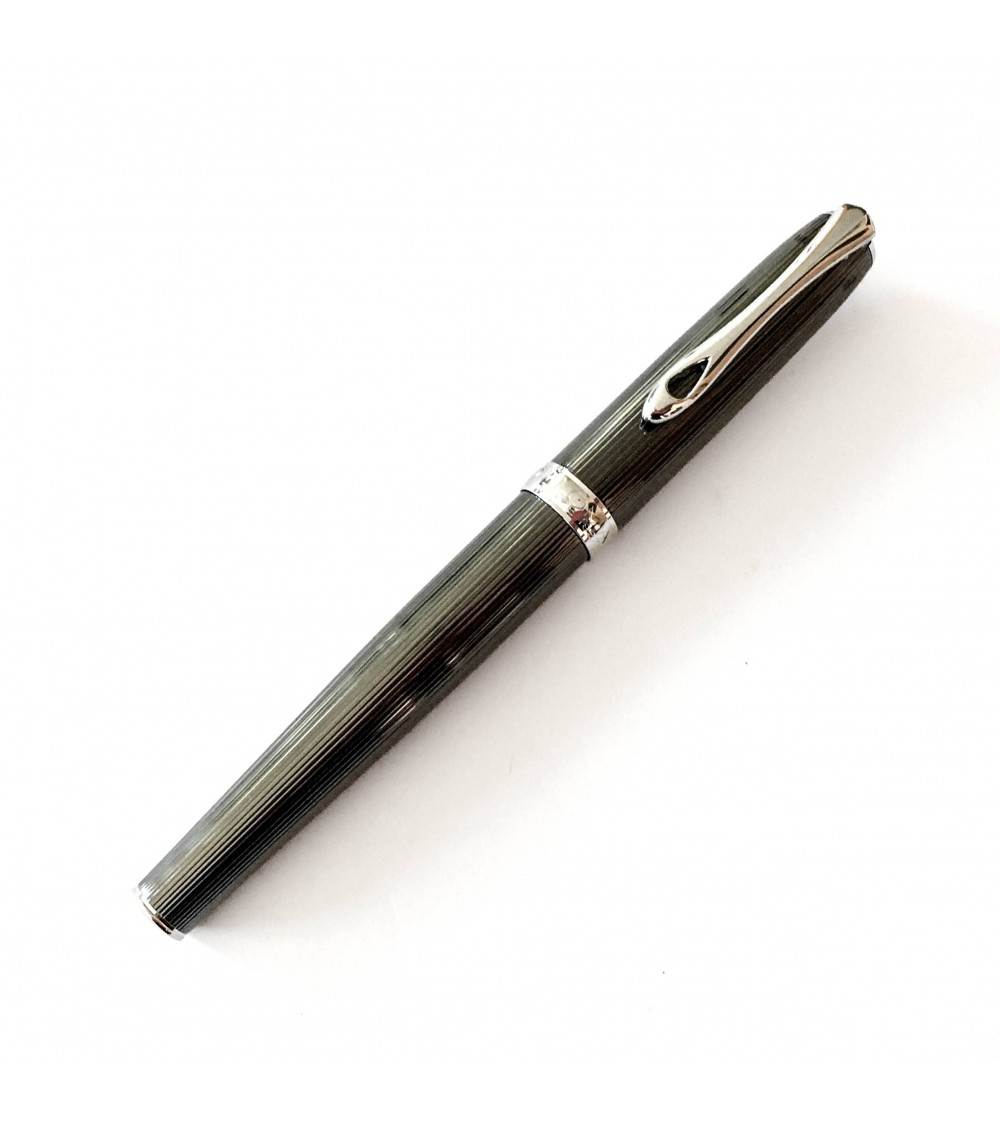 Stylo-plume Diplomat Excellence A2 Guilloché Noir-Chrome, fabriqué en Allemagne