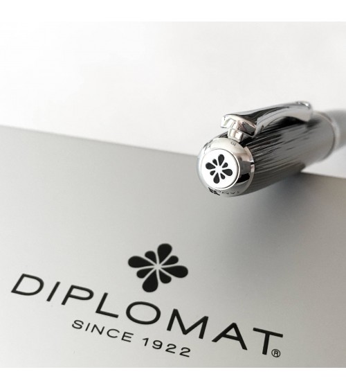 Stylo-plume Diplomat Excellence A2 Guilloché Noir-Chrome, fabriqué en Allemagne