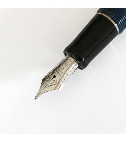 Stylo-plume Pilot Custom Heritage Bleu, résine bleue, plume or 14 carats largeur M ou B