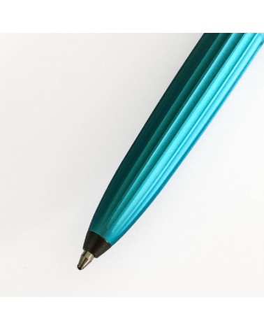 Stylo-bille Diplomat Aero Turquoise, attributs noir mat