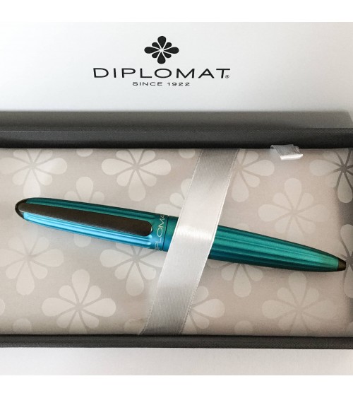 Stylo-bille Diplomat Aero Turquoise, attributs noir mat