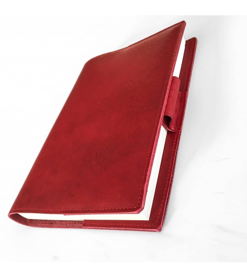 Carnet PA rechargeable cuir bordeaux avec boucle pour stylo, 288 pages blanches 14,8 x 21 cm.