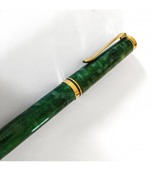 Stylo-bille Pelikan Souverän Ocean Swirl, attributs dorés