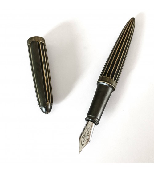 Stylo-plume Diplomat Aero Oxyd Brass, plume acier inoxydable, fabriqué en Allemagne