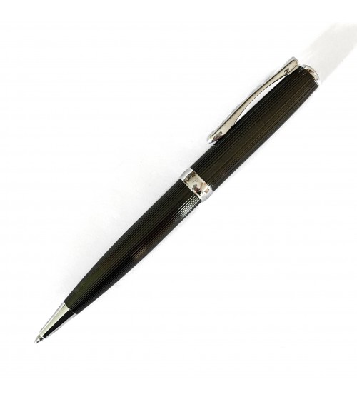 Stylo-bille Diplomat Excellence A2 Guilloché Noir-Chrome, fabriqué en Allemagne