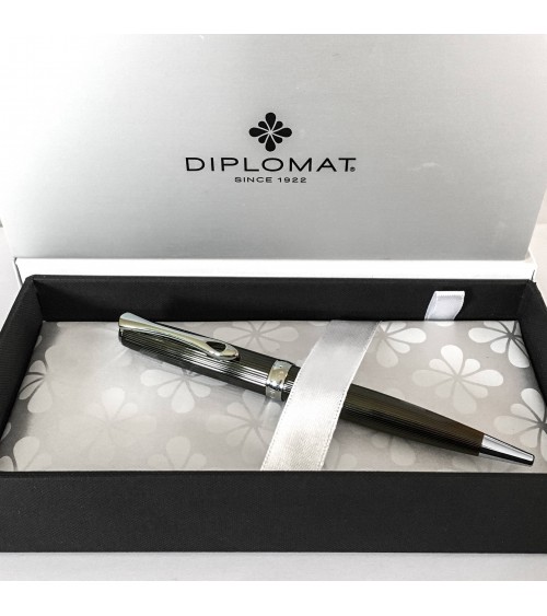 Stylo-bille Diplomat Excellence A2 Guilloché Noir-Chrome, fabriqué en Allemagne