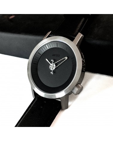 Montre Akteo Cyclisme 42, Noir-Acier brossé, bracelet cuir noir