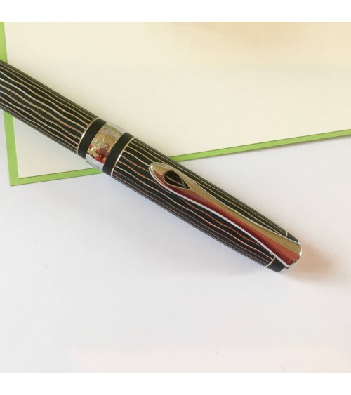 Stylo-bille Diplomat Excellence A+ Wave. L'Ecritoire design, Lausanne.