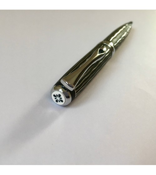 Stylo-bille Diplomat Excellence A+ Wave. L'Ecritoire design, Lausanne.