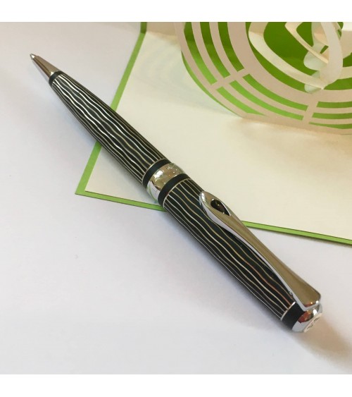 Stylo-bille Diplomat Excellence A+ Wave. L'Ecritoire design, Lausanne.