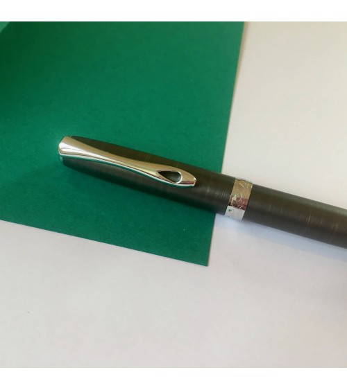 Stylo-bille Diplomat Excellence A2 Oxyd Iron. L'Ecritoire design, Lausanne.