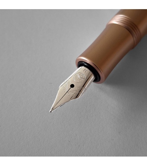 Stylo-plume Kaweco AL Sport Rosé Gold, bec acier.