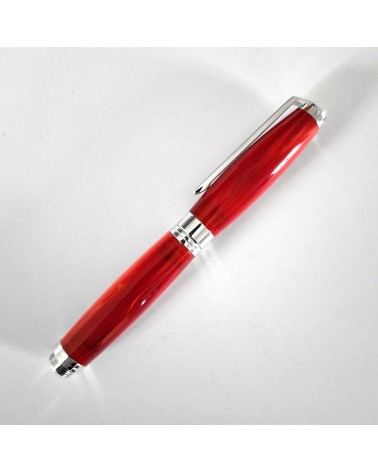 Stylo-plume Récife Baoshi Soyouz Rubis (tons rouge clair et foncé, effet chatoyant).
