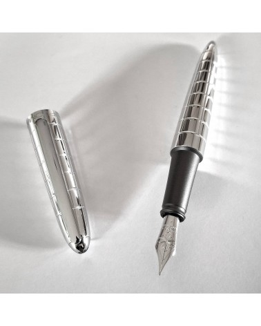 Stylo-plume Diplomat Aero Rhomb Chrome, plume acier inoxydable, fabriqué en Allemagne